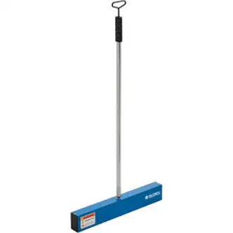 Global Industrial Magnetic Nail Sweeper With Release, 20" Cleaning Width
